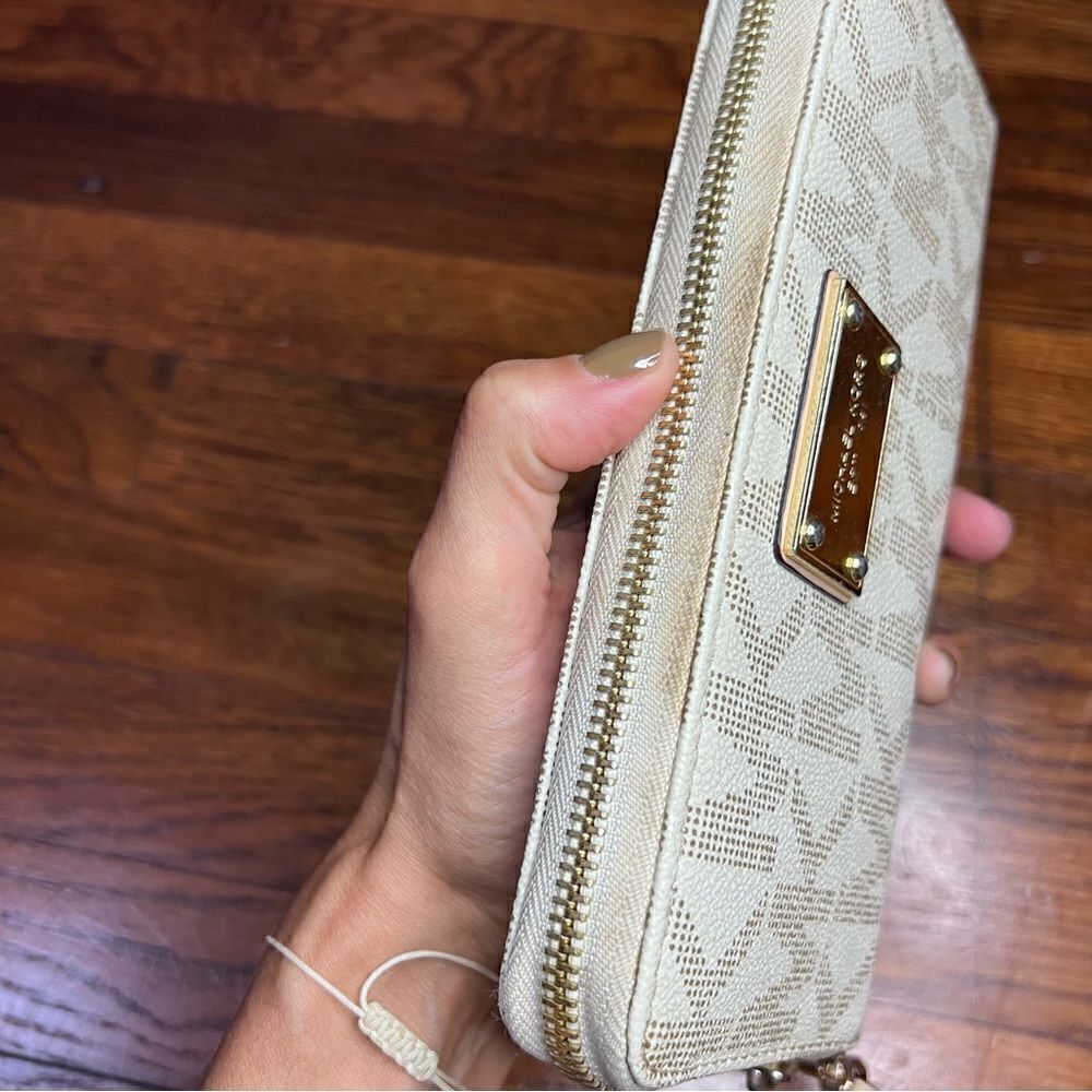 Michael Kors Tan and Beige Wristlet Long Wallet - Picture 14 of 14